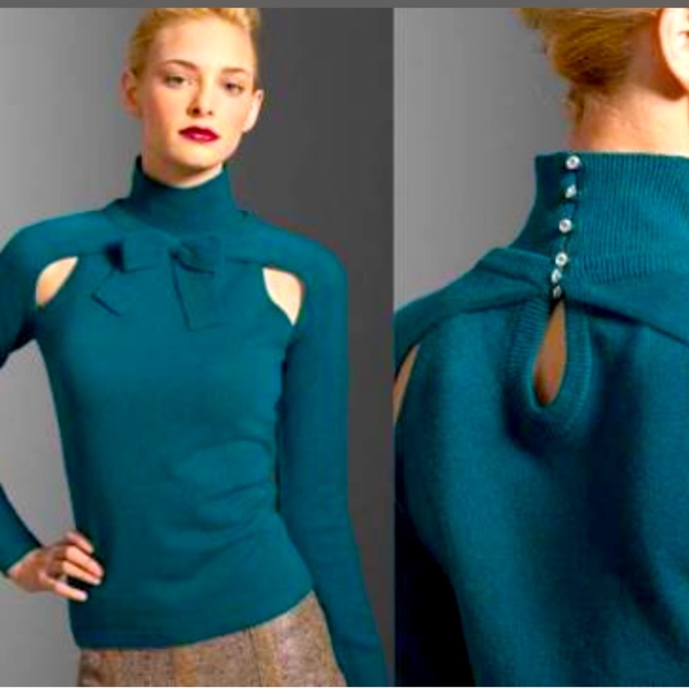 💠L.A.M.B. Shrug cream turtleneck💠